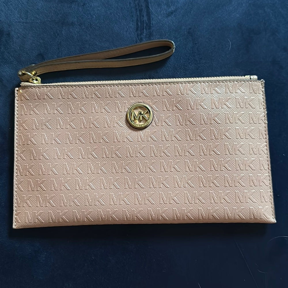 MK wristlet Mauve color